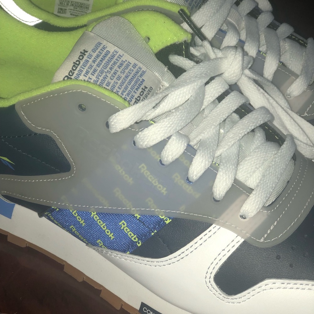 Brand new Reebok sneakers - Picture 3 of 3